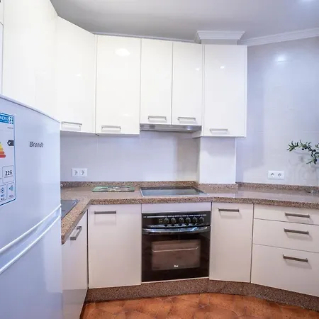 Edf. Palmeras 2º 40 Daire *
